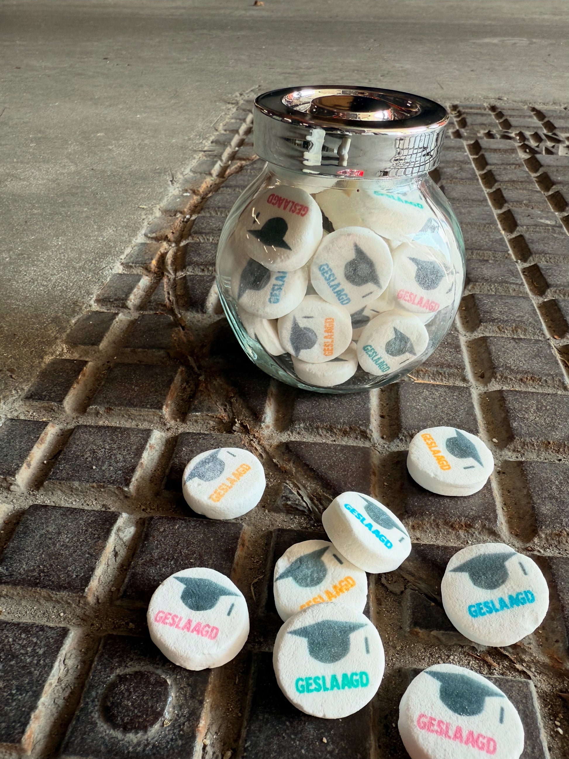 Pepermuntjes voor geslaagden in glazen potje – Leuk diploma cadeau