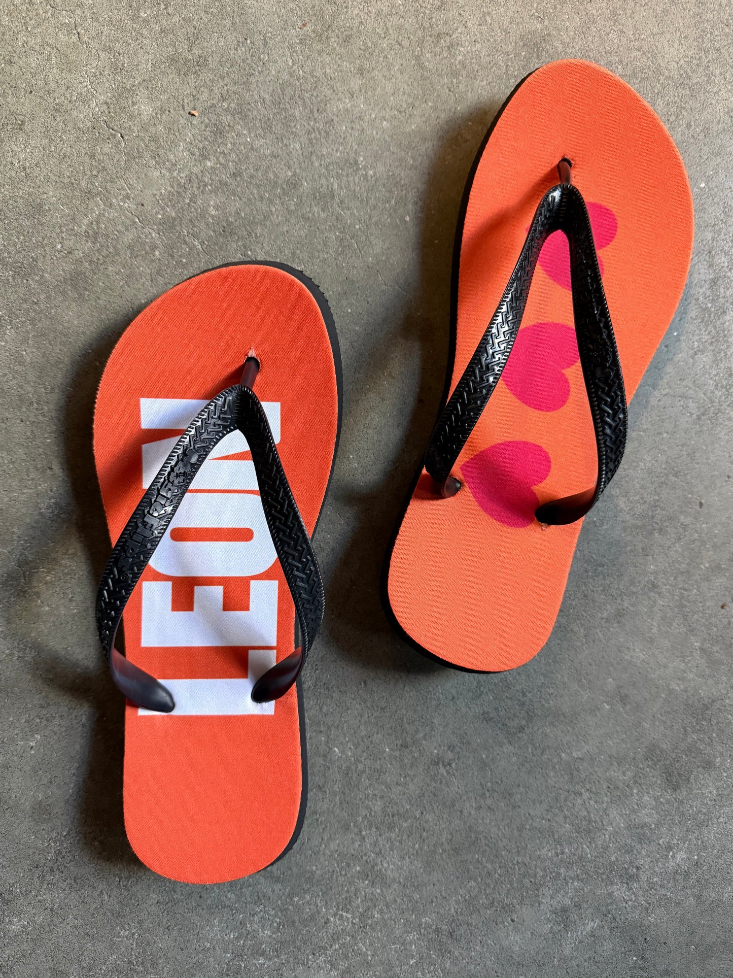 Slippers bedrukt met naam en hartjes