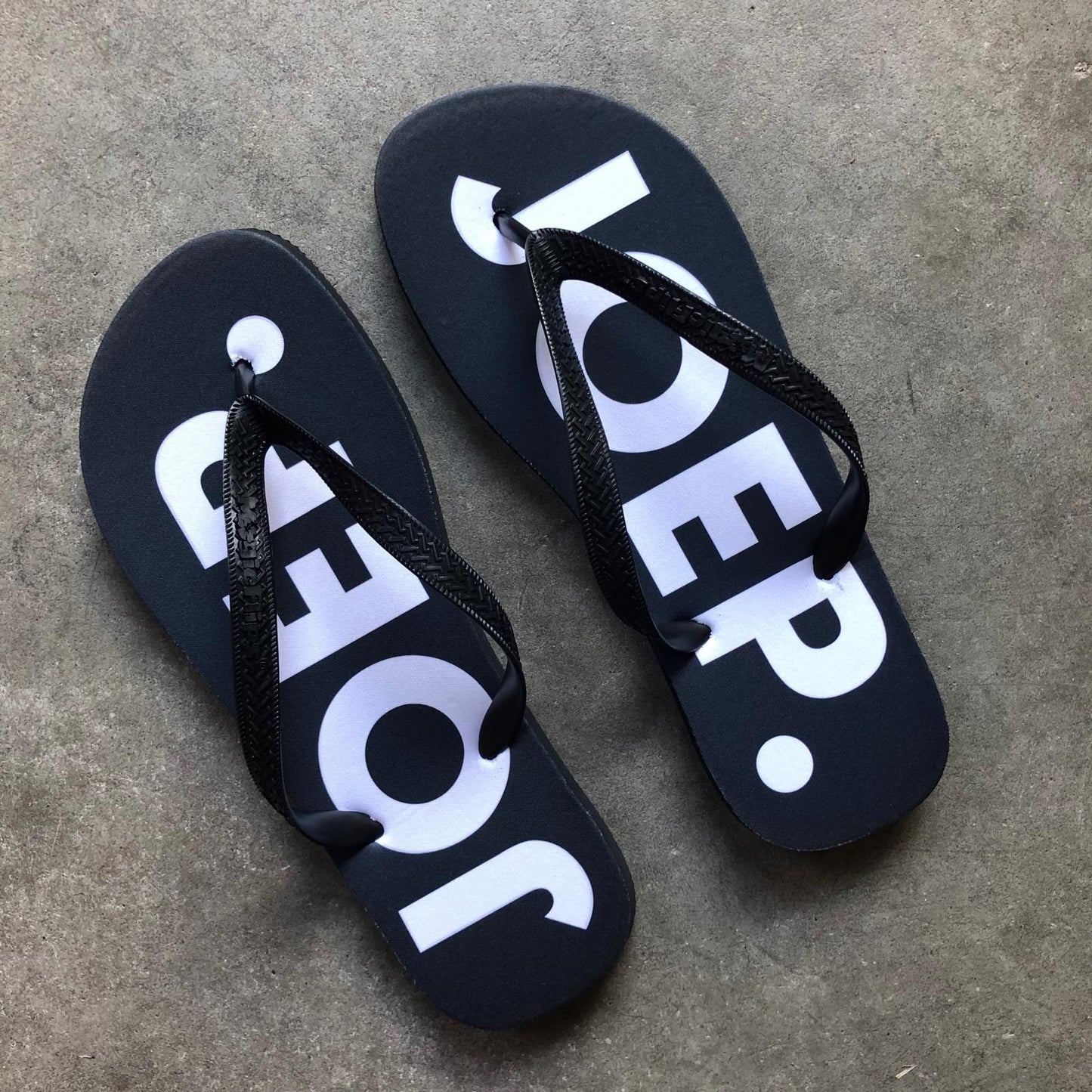 Slippers met de naam Joep