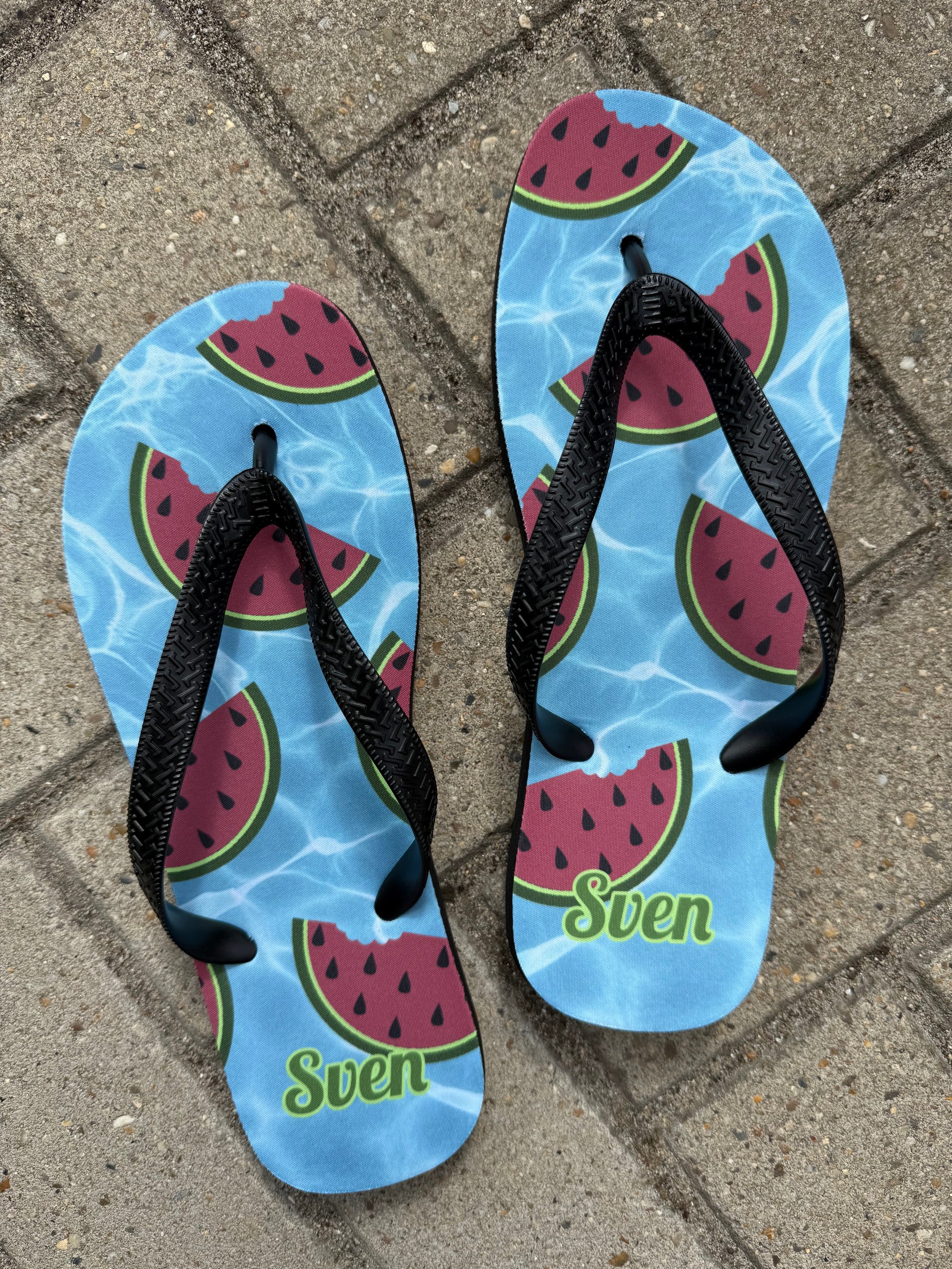 Slippers bedrukt met watermeloenen en de naam Sven